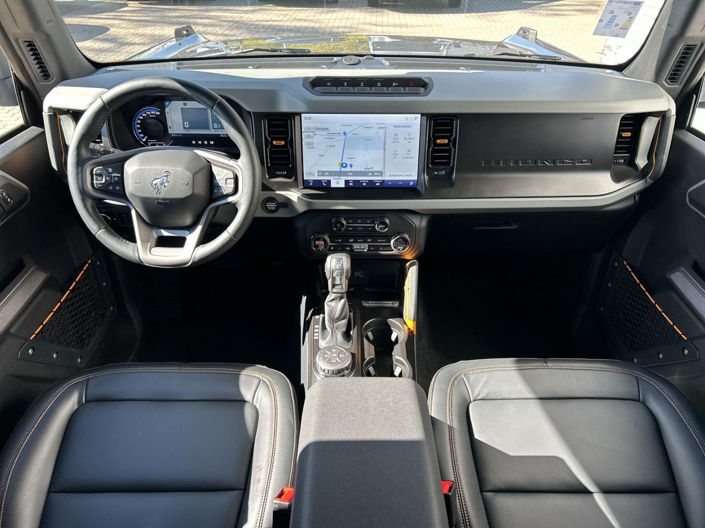 Ford Bronco - Bild 14 von 15