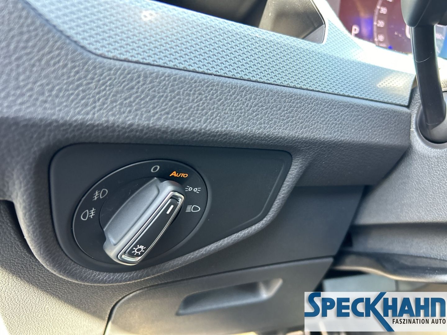 Volkswagen Touran GOAL BMT Start-Stopp 1.5 TSI SHZ Beheizbare Frontscheibe LED-Hauptscheinwerfer - Bild 19 von 20