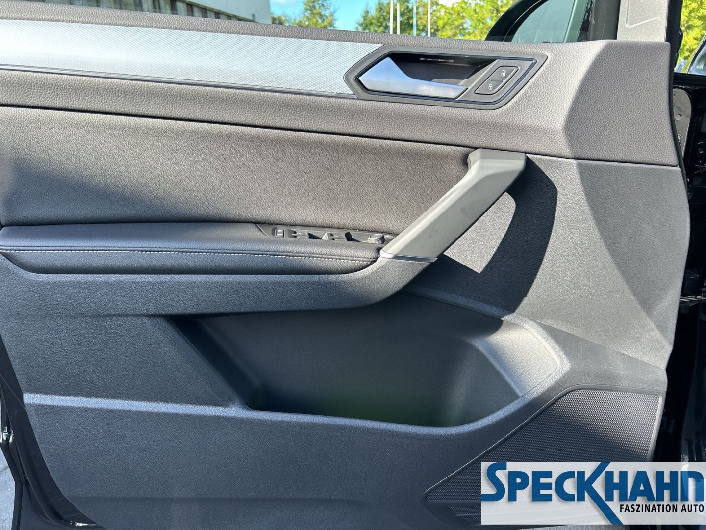 Volkswagen Touran GOAL BMT Start-Stopp 1.5 TSI SHZ Beheizbare Frontscheibe LED-Hauptscheinwerfer - Bild 20 von 20