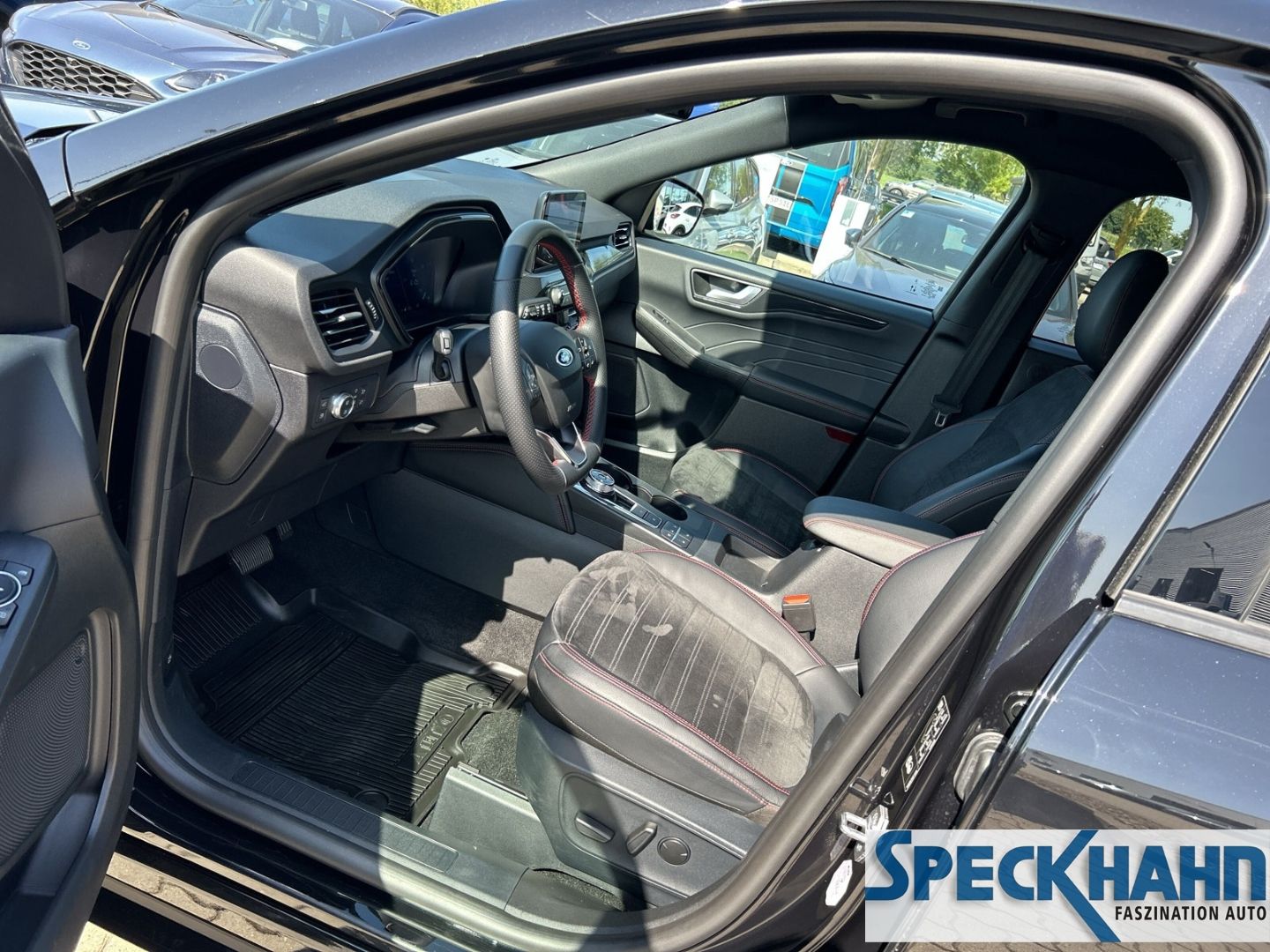 Ford Kuga - Bild 10 von 15