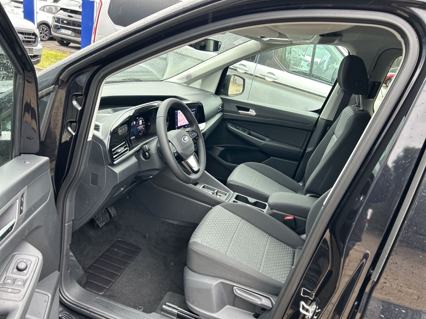 Ford Tourneo Connect - Bild 10 von 15