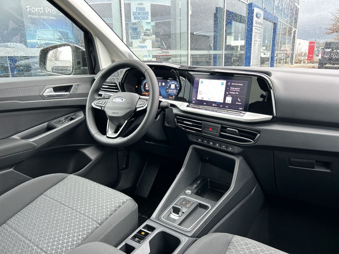 Ford Tourneo Connect - Bild 12 von 15