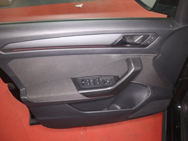 Volkswagen T-Roc - Bild 15 von 18
