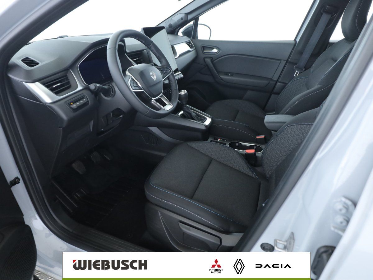 Cockpit und Vordersitze im Renault Innenraum bei Autohaus Wiebusch