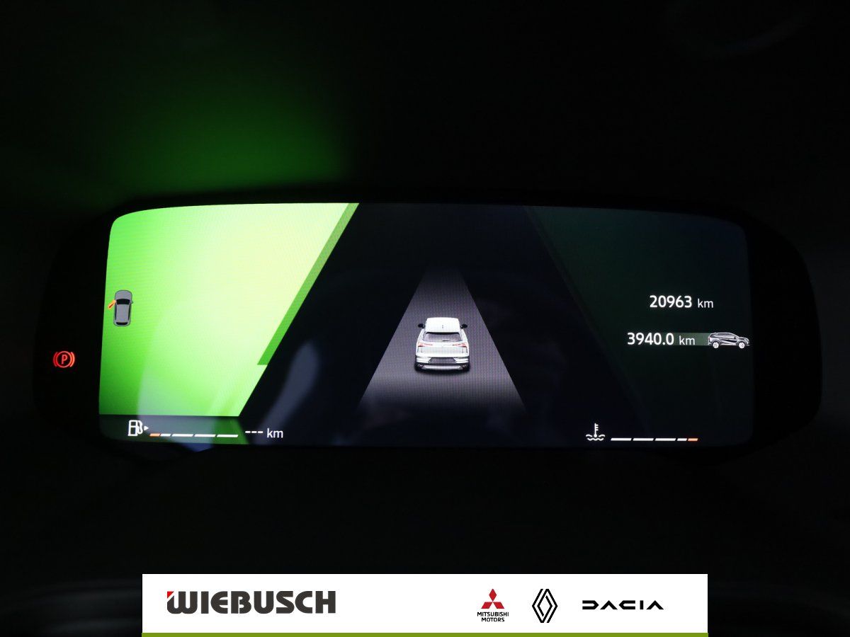 Digitales Cockpit mit Kilometerstand und Tankanzeige im Renault SUV
