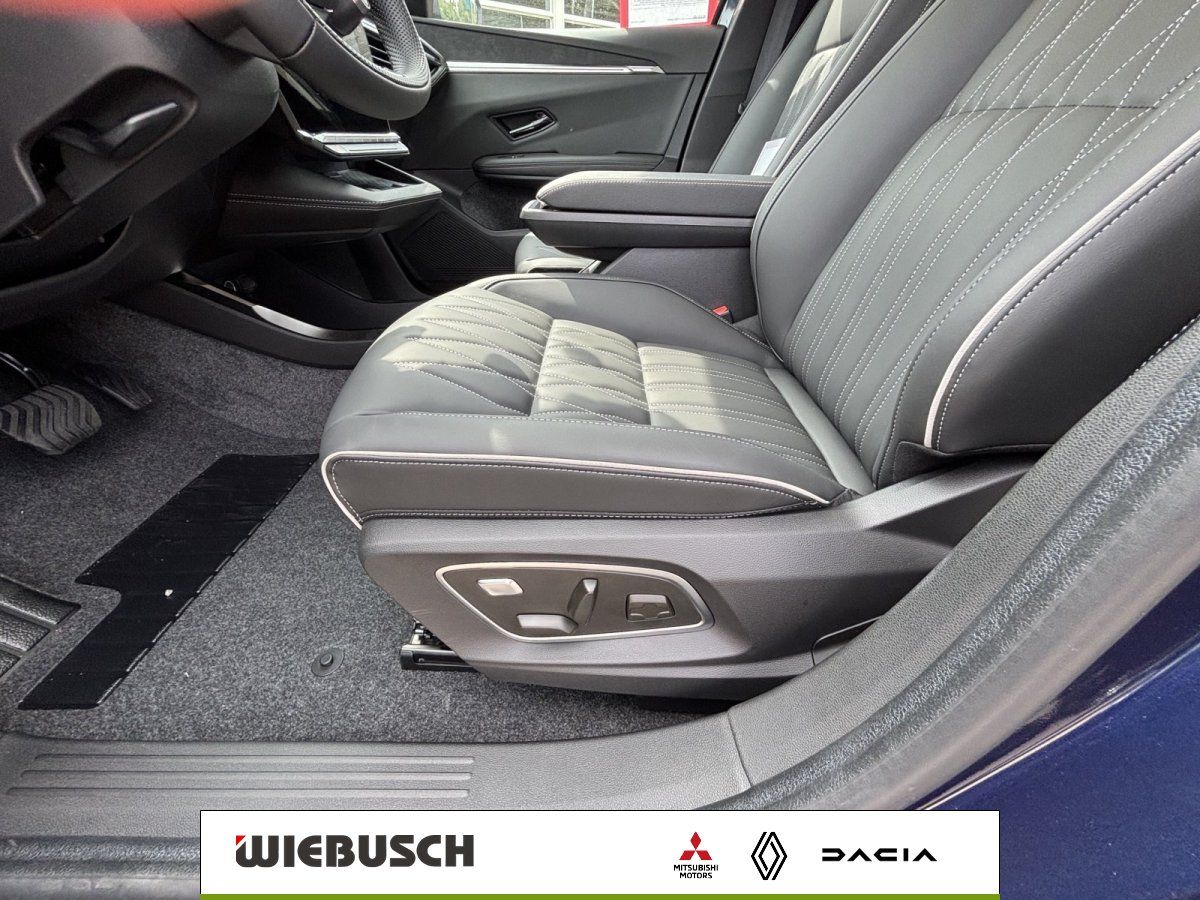 Vordersitz mit Ledersitzverstellung im Fahrzeuginterieur
