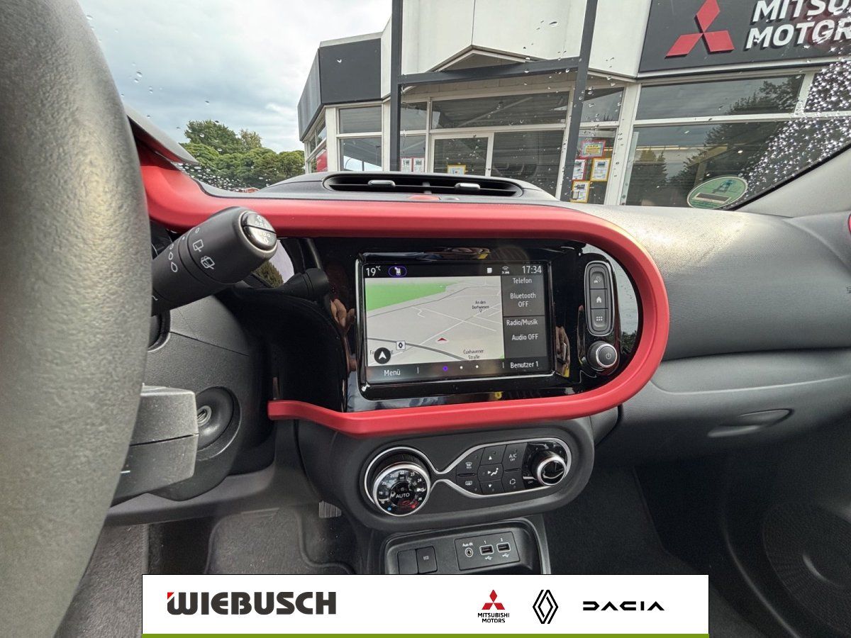 Renault Twingo Cockpit mit Navigationssystem und Display
