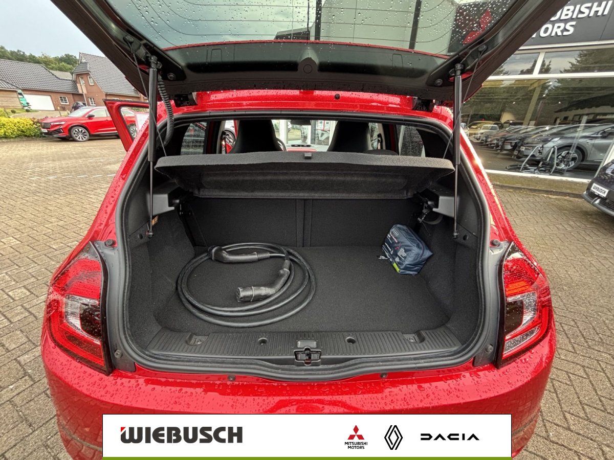 Renault Twingo Kofferraum mit Ladekabel, rot