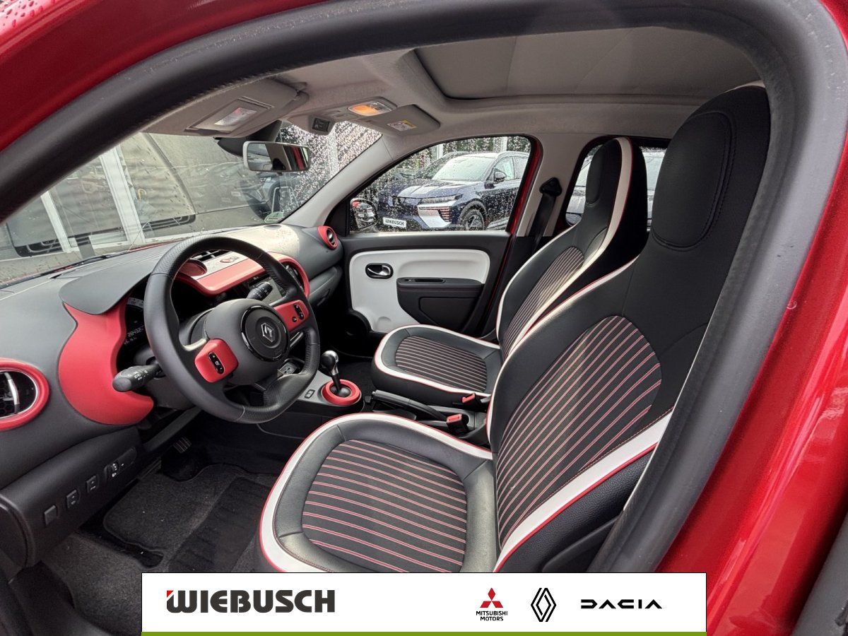 Renault Twingo Innenraum mit Sportsitzen, rot-schwarz