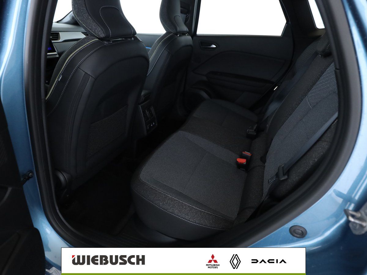 Renault Symbioz Innenraum Rücksitze mit geöffneter Tür