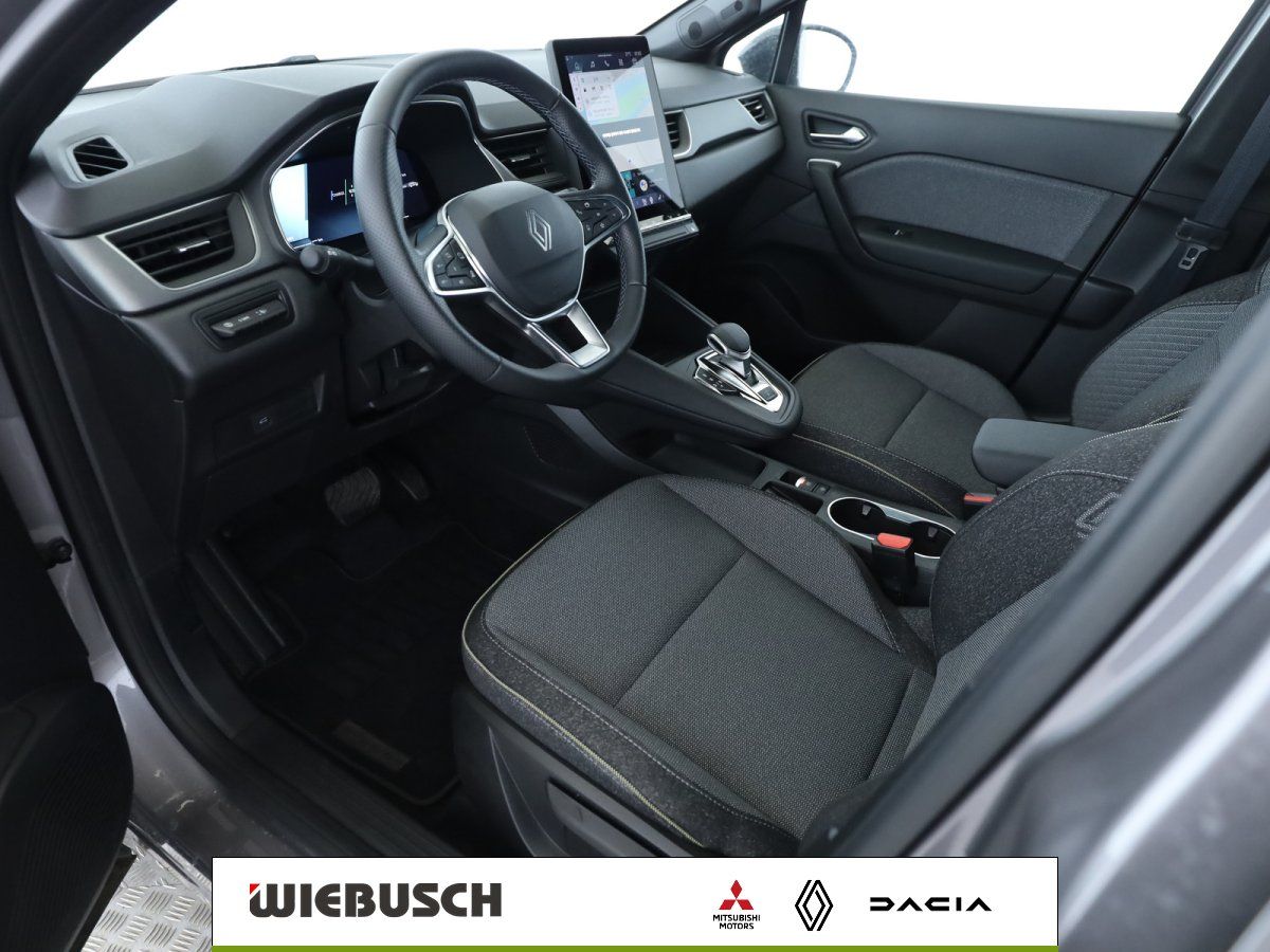 Renault Symbioz Cockpit mit Lenkrad und Touchscreen