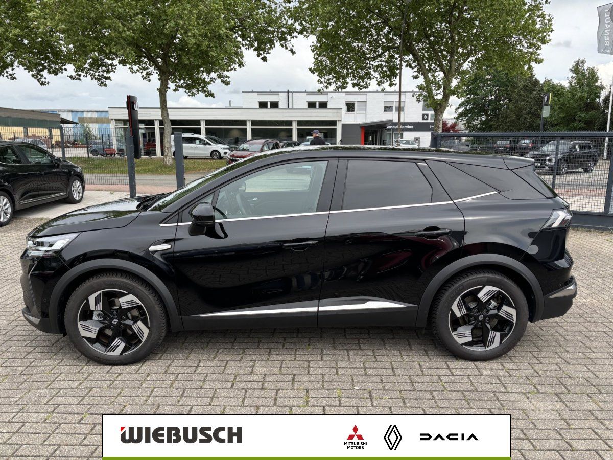 Renault SUV schwarz Seitenansicht vor Autohaus Wiebusch geparkt