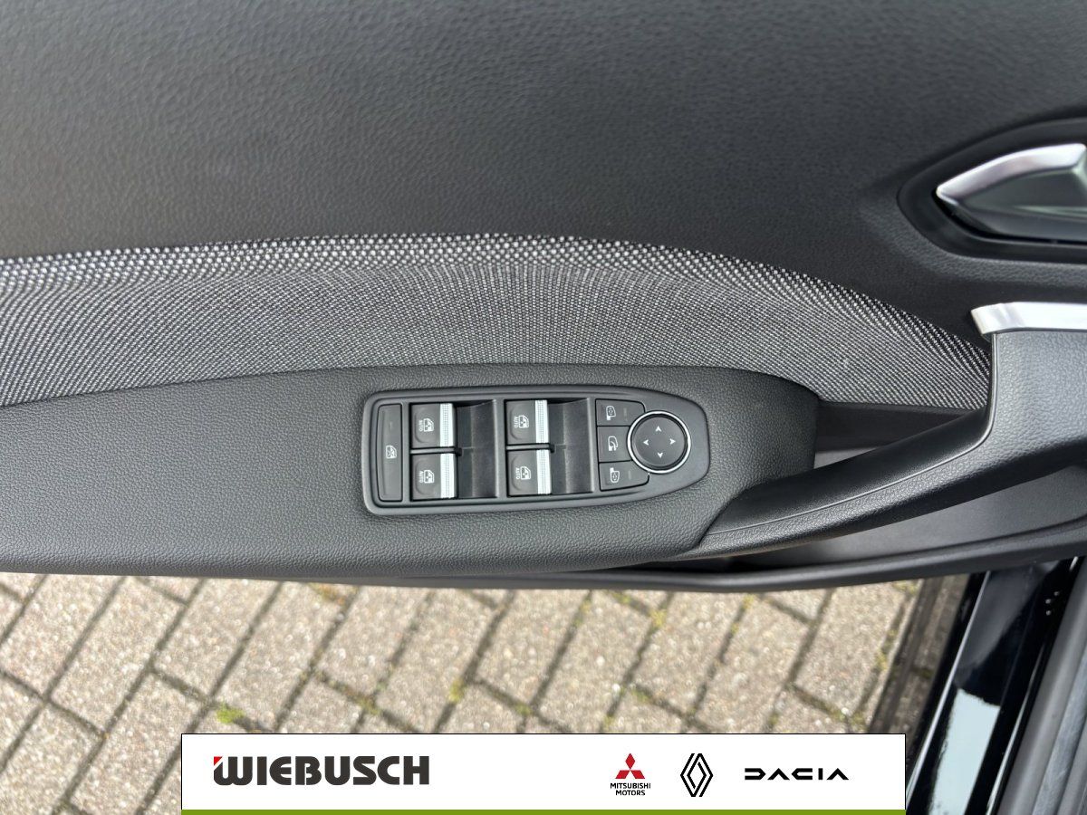 Fensterheber und Bedienelemente Fahrertuer im Renault Innenraum