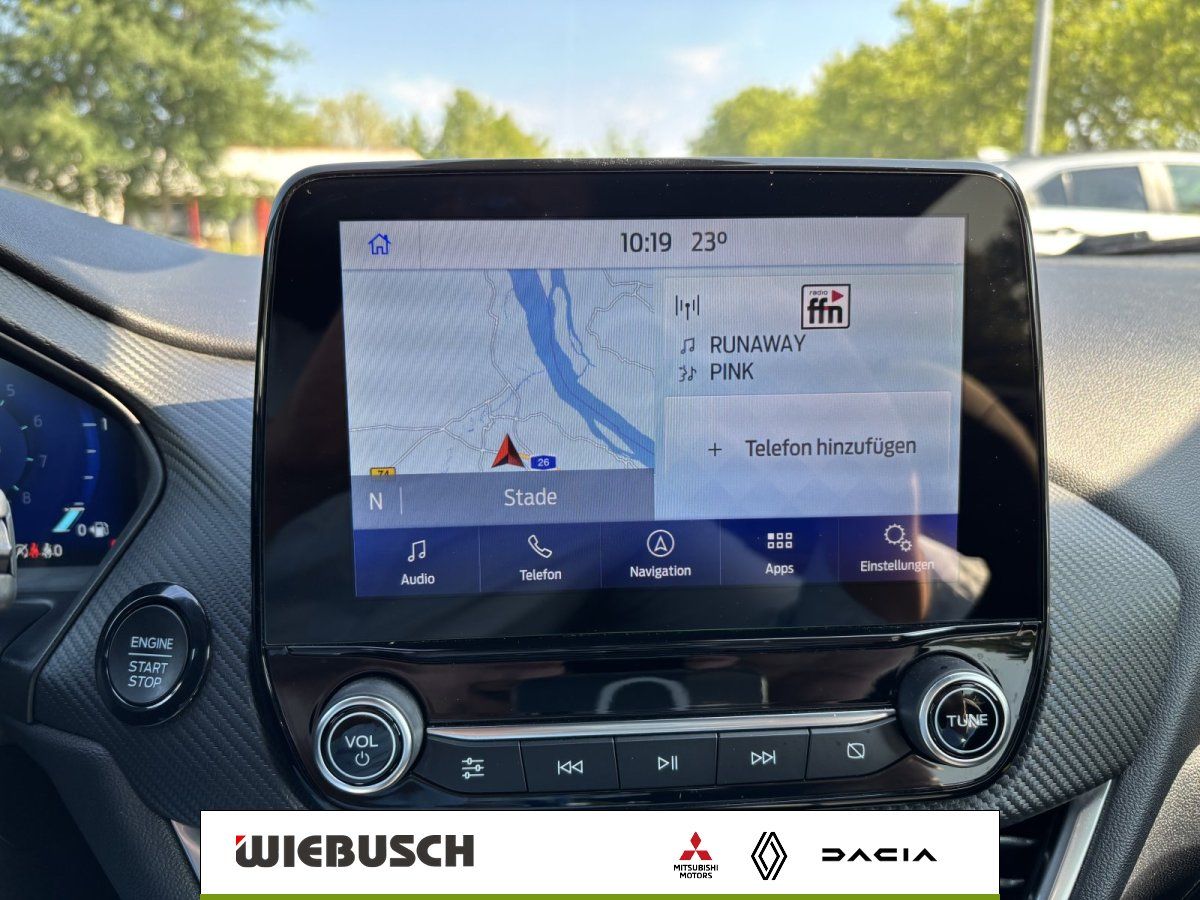 Ford Navigationssystem Touchscreen mit Kartenansicht im Cockpit