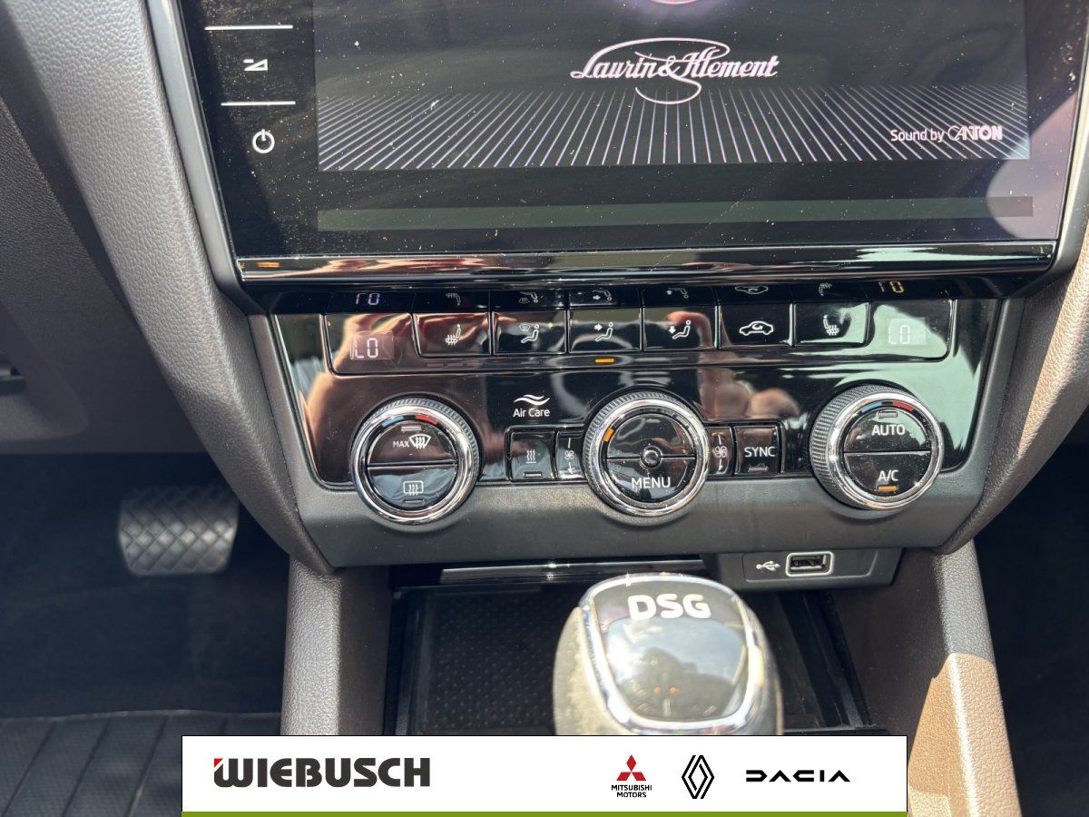 Skoda Octavia Klimaautomatik und Infotainment Bedienelemente