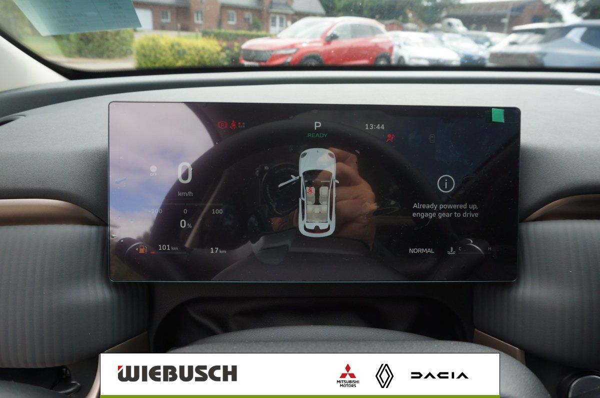 Digitales Kombiinstrument mit Fahrzeuganzeige im Innenraum