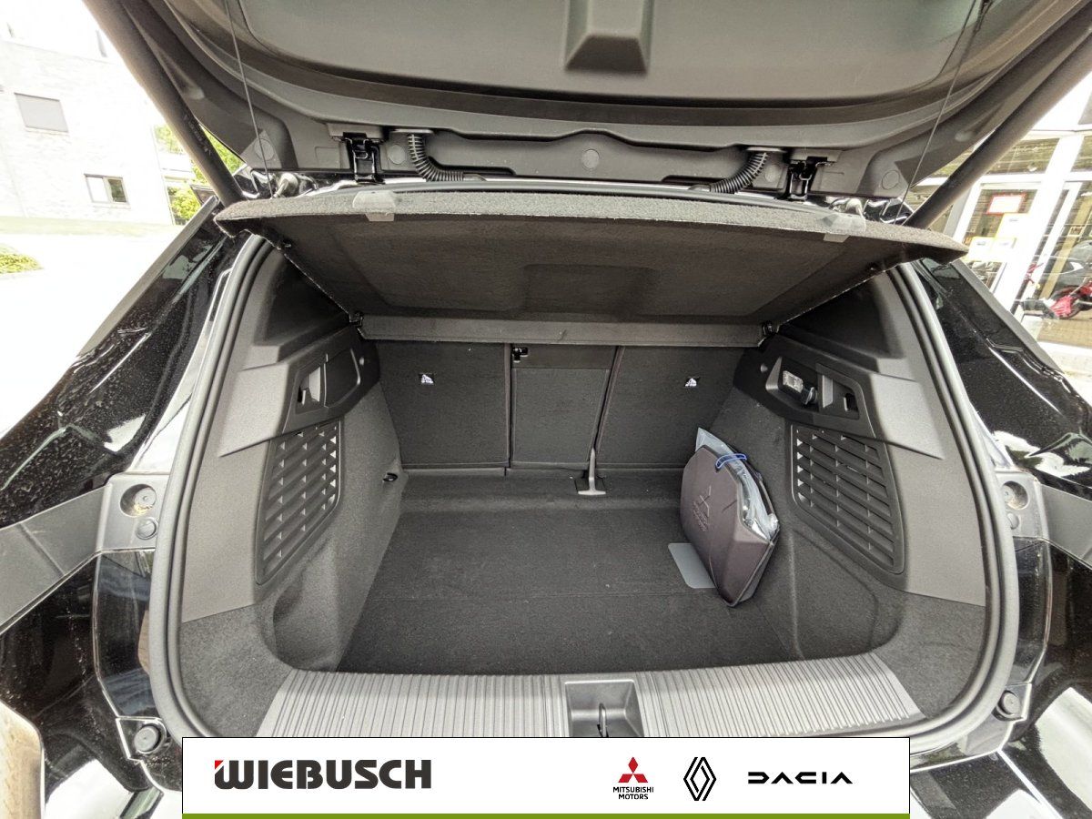 Mitsubishi Kofferraum geöffnet mit viel Ladevolumen