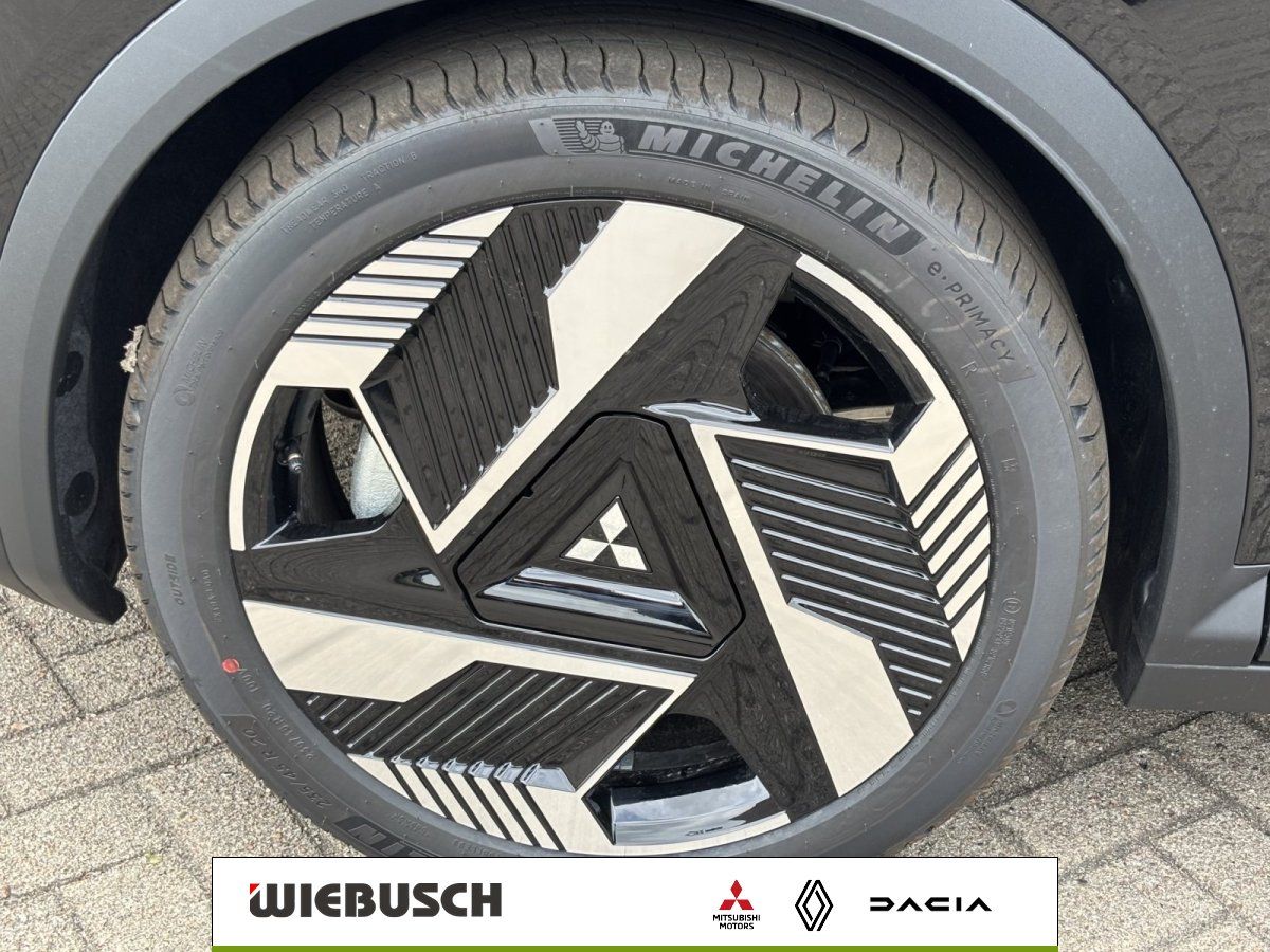 Mitsubishi Leichtmetallfelge mit Michelin Reifen im Detail