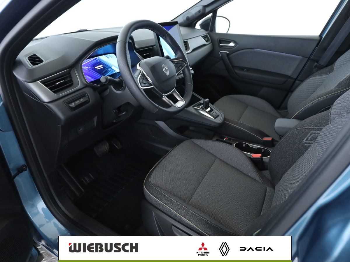 Renault Symbioz Innenraum mit Cockpit, Lenkrad und Sitzen