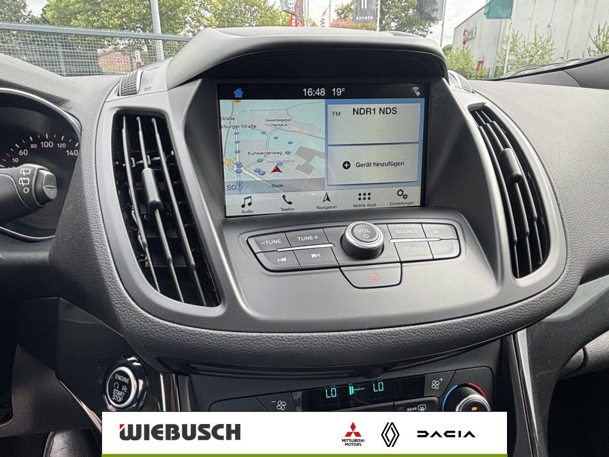 Ford Navigationssystem und Multimedia Display im Cockpit