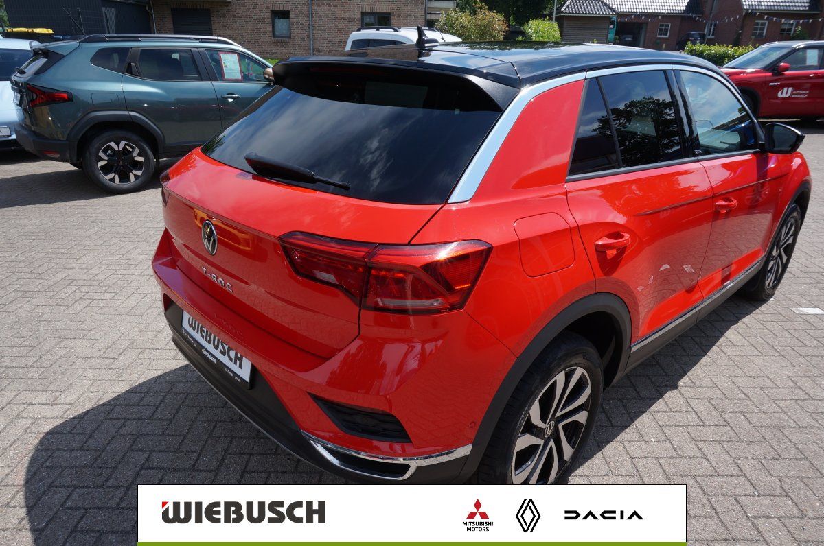 VW T-Roc rot Heckansicht mit schwarzem Dach