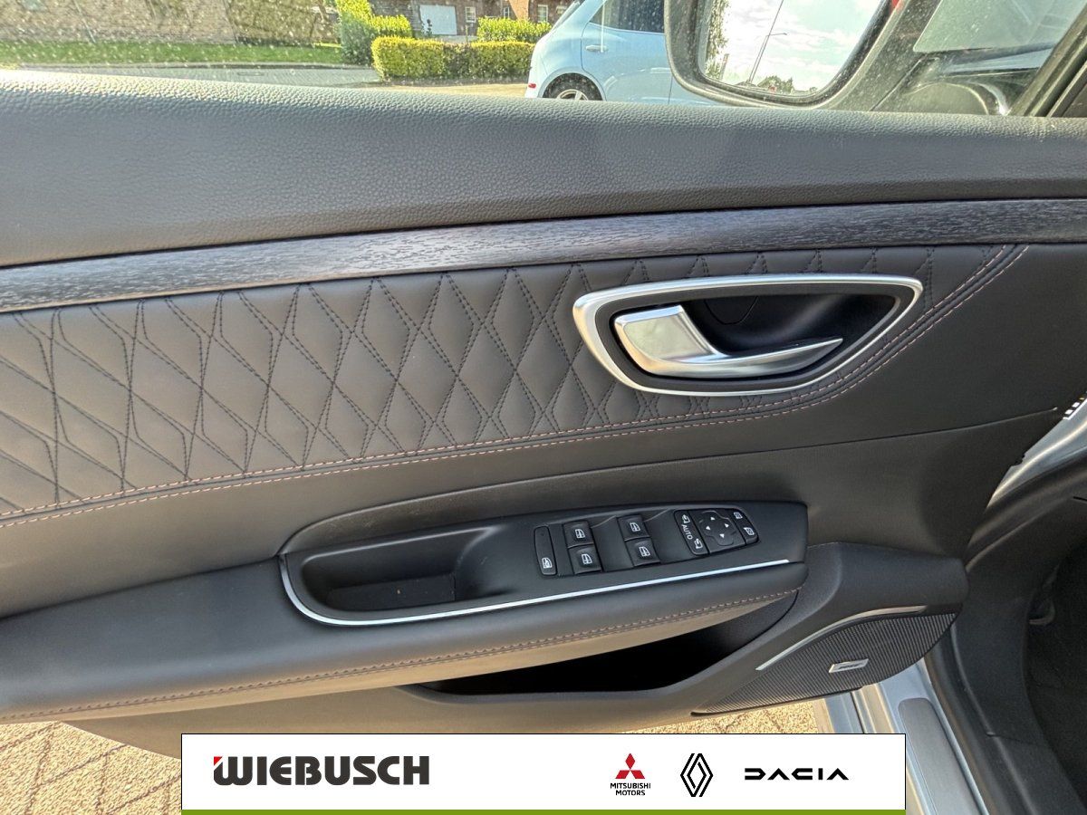 Renault Talisman Türverkleidung mit Fensterheber-Bedienelementen im Detail