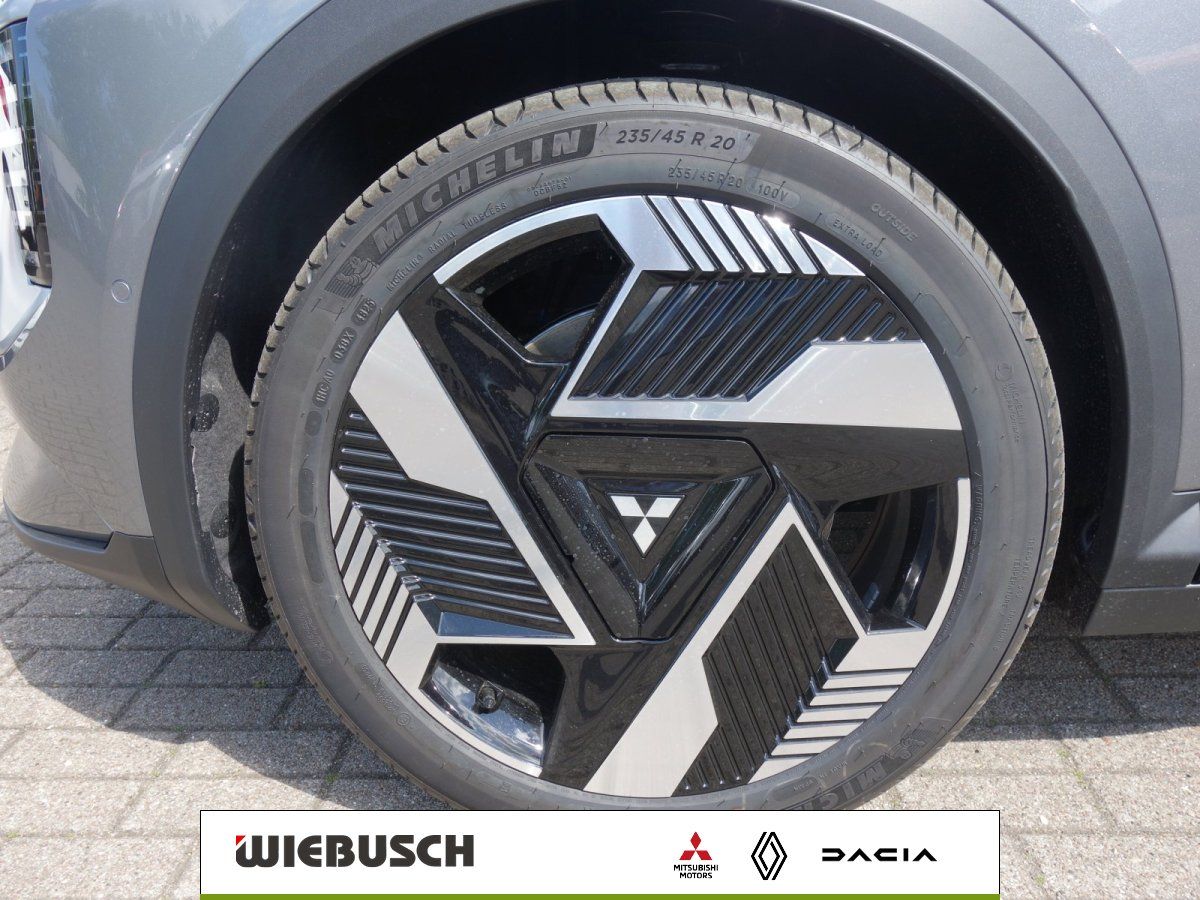 Detailansicht Leichtmetallfelge mit Michelin Reifen am Mitsubishi