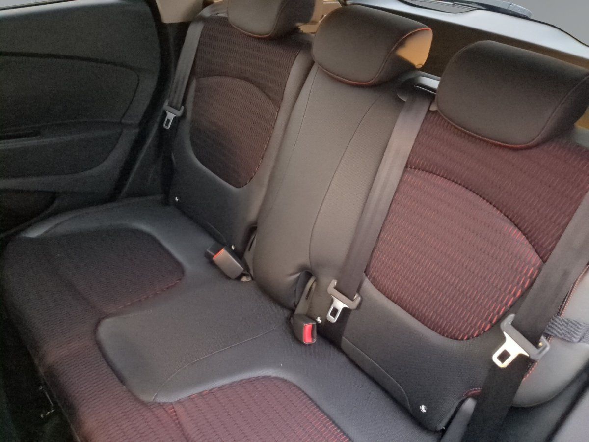 Renault Captur - Bild 13 von 15