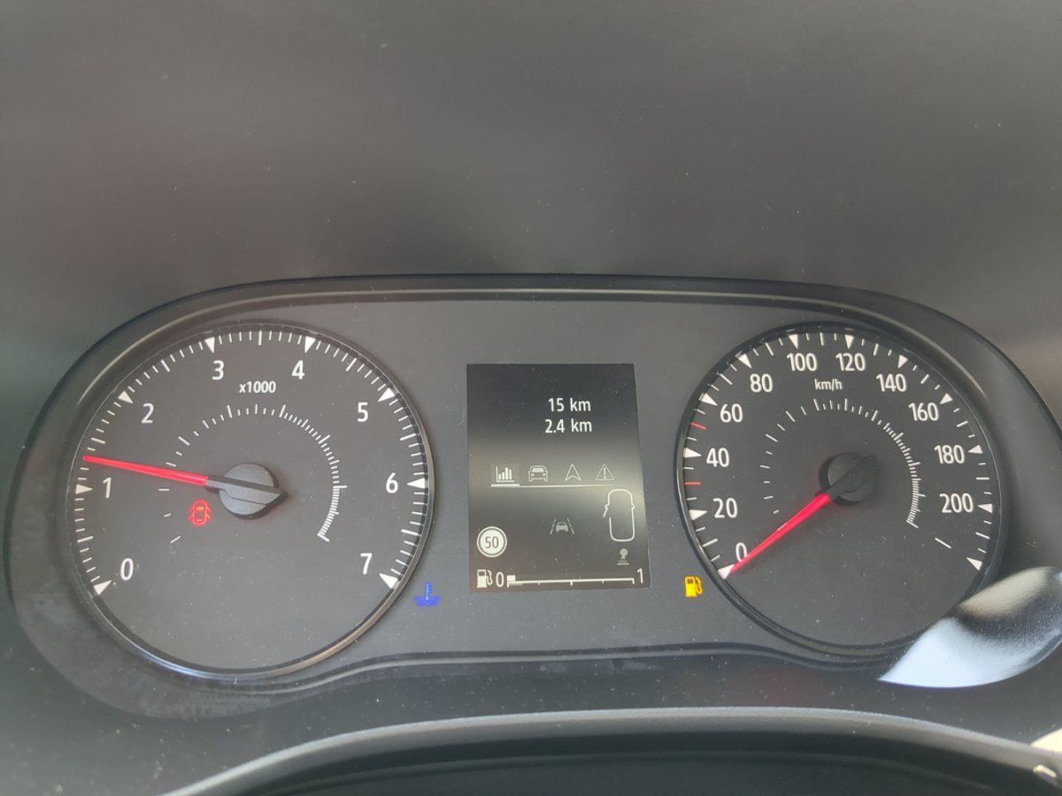Dacia Kombiinstrument mit Tacho, Drehzahlmesser und Bordcomputer