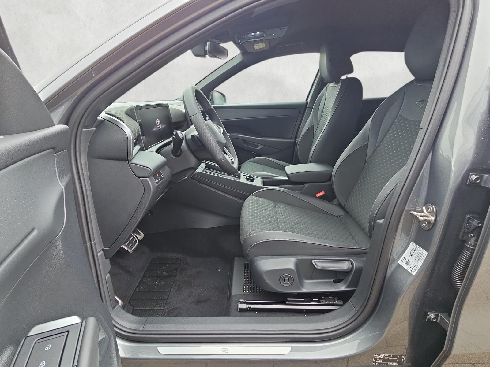 Volkswagen T-Roc - Bild 13 von 15