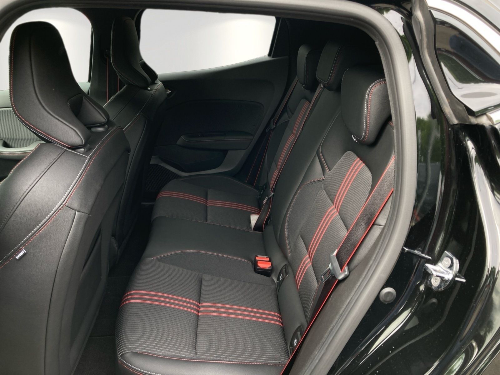 Renault Clio - Bild 7 von 15