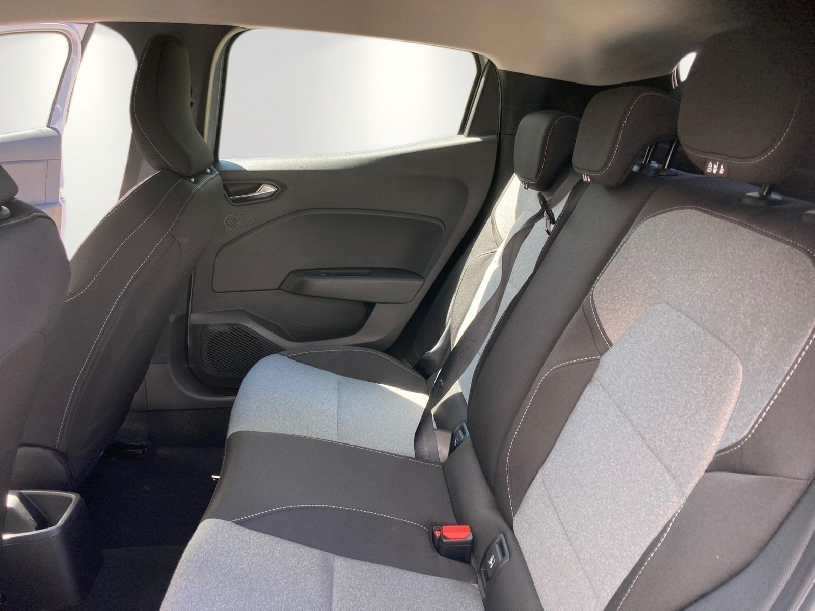 Renault Clio - Bild 7 von 15