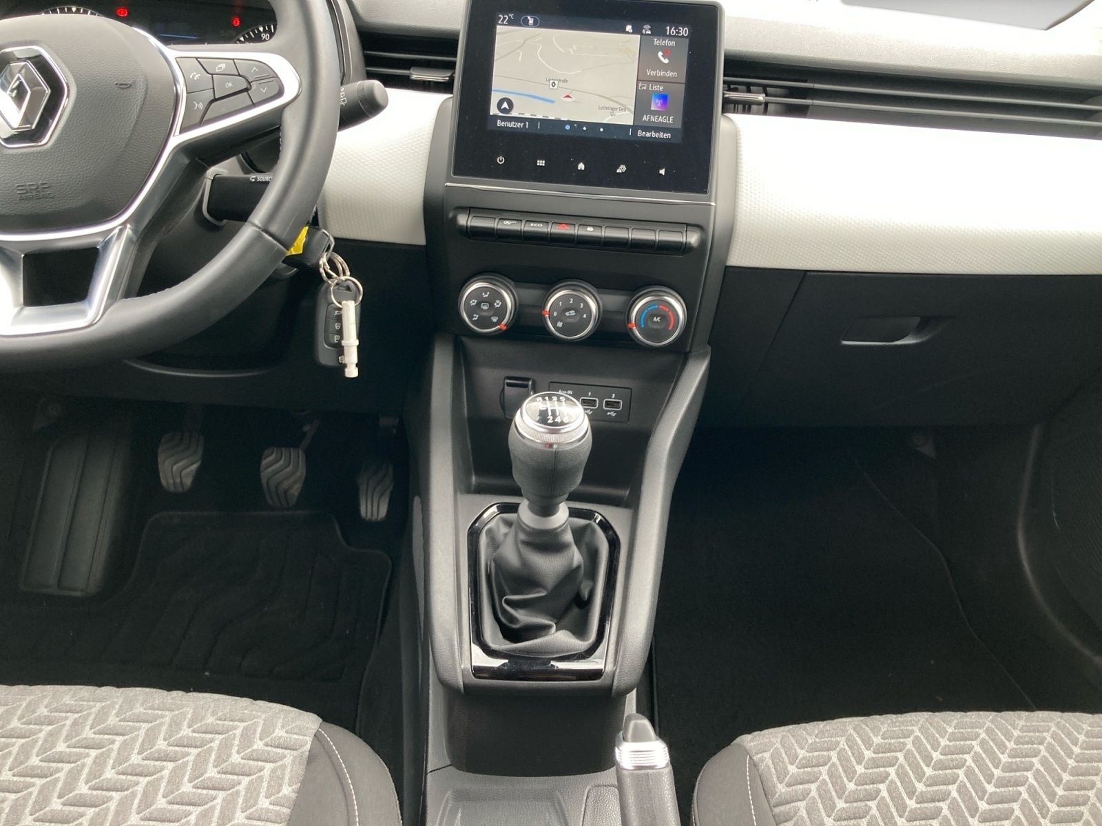 Renault Clio - Bild 10 von 15