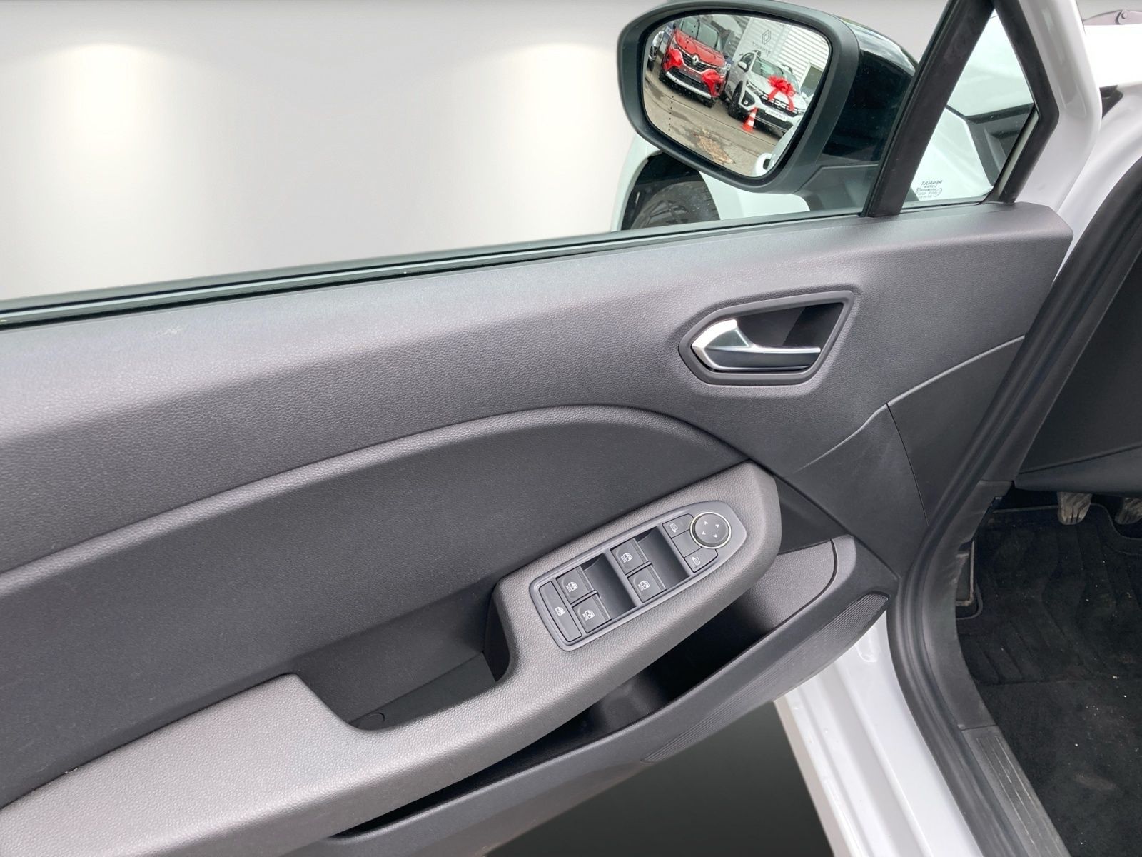 Renault Clio - Bild 14 von 15