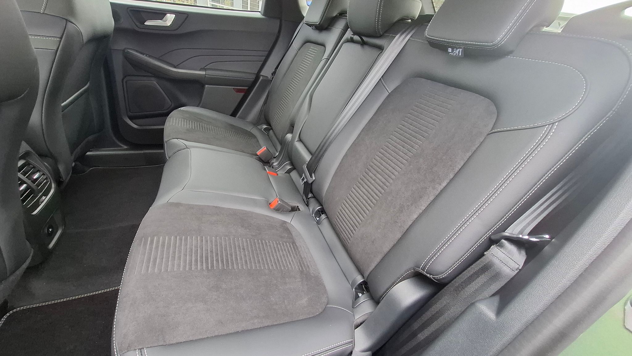 Ford Kuga - Bild 11 von 15