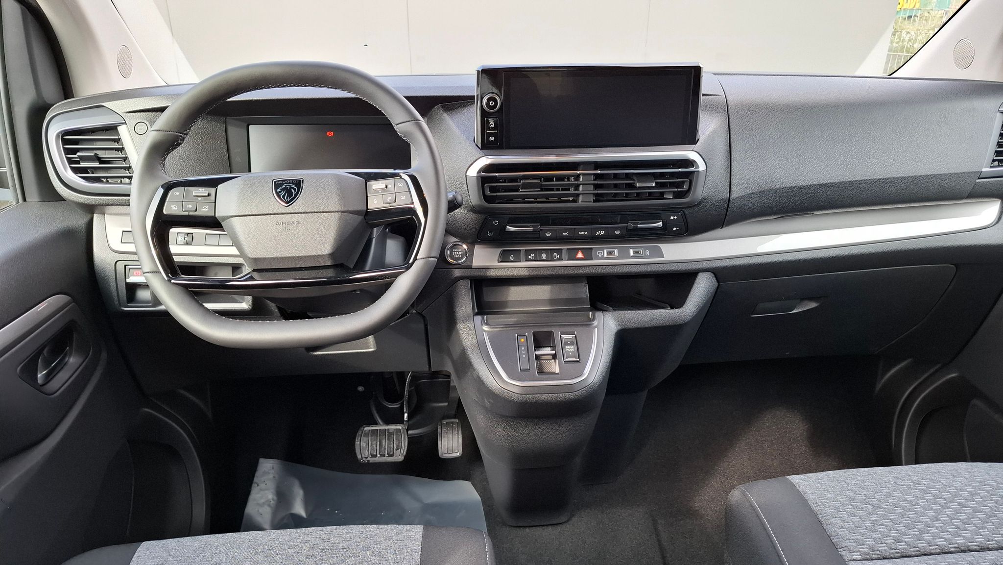 Peugeot Traveller /Expert Kombi - Bild 7 von 10