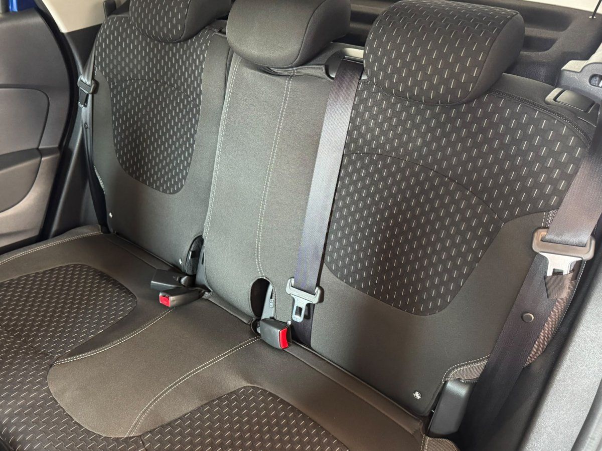 Renault Captur Rücksitzbank mit Sicherheitsgurten im Detail