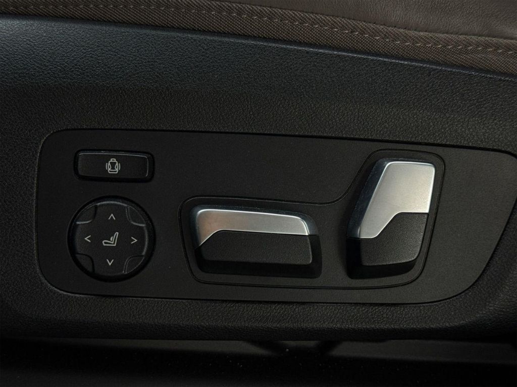 Sitzverstellung mit Memory-Funktion im Fahrzeuginnenraum