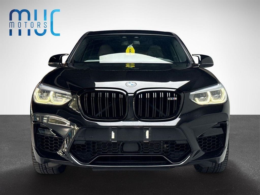 BMW X3 M Frontansicht schwarz mit M Sport Kühlergrill