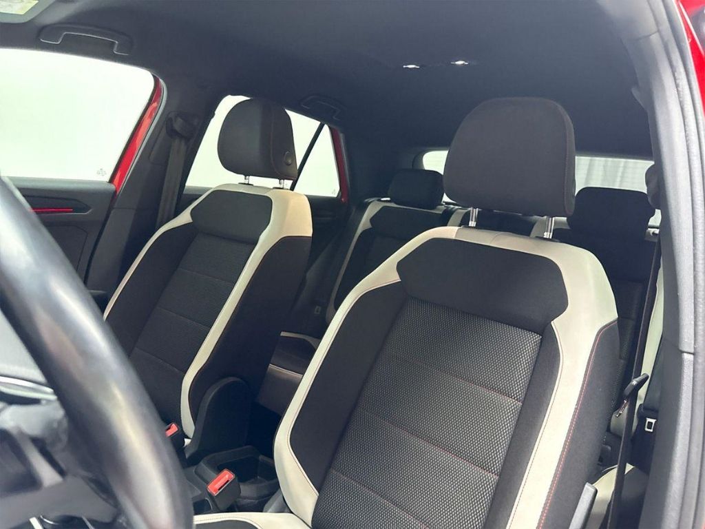 Volkswagen T-Roc - Bild 6 von 15