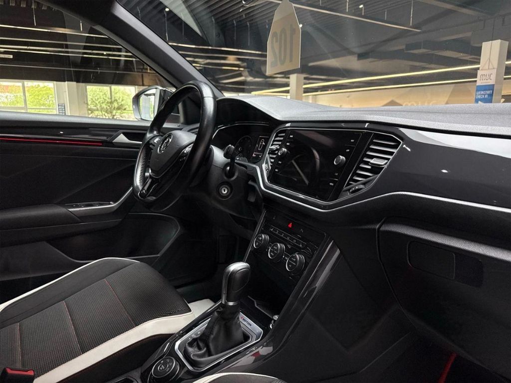 Volkswagen T-Roc - Bild 9 von 15