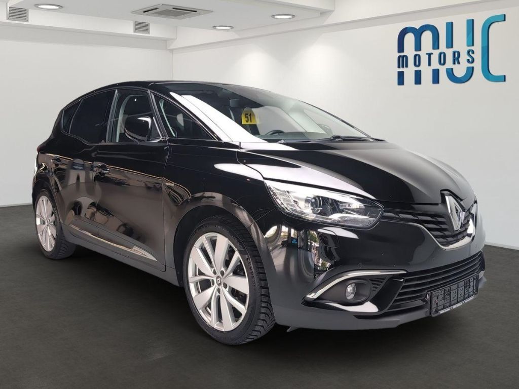 Renault Scenic schwarz Frontansicht in Autohaus Ausstellung