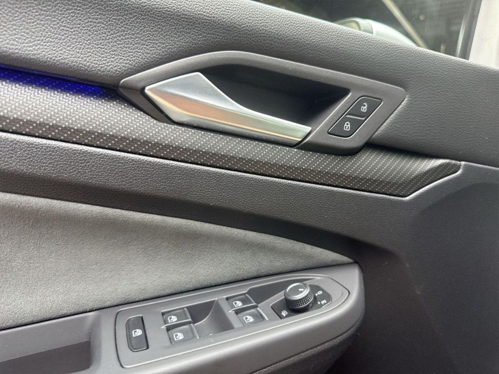 Volkswagen Golf R Variant - Bild 10 von 15
