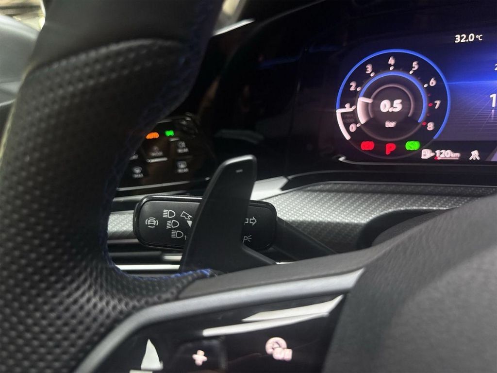Volkswagen Golf R Variant - Bild 14 von 15