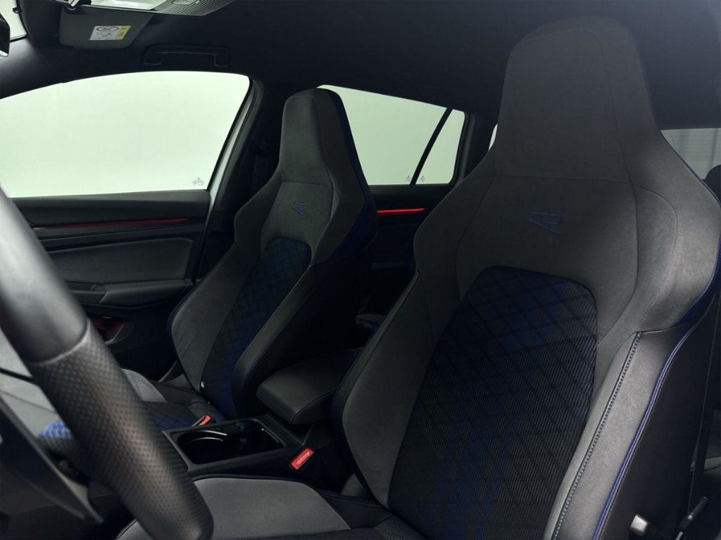 Volkswagen Golf R Variant - Bild 8 von 15