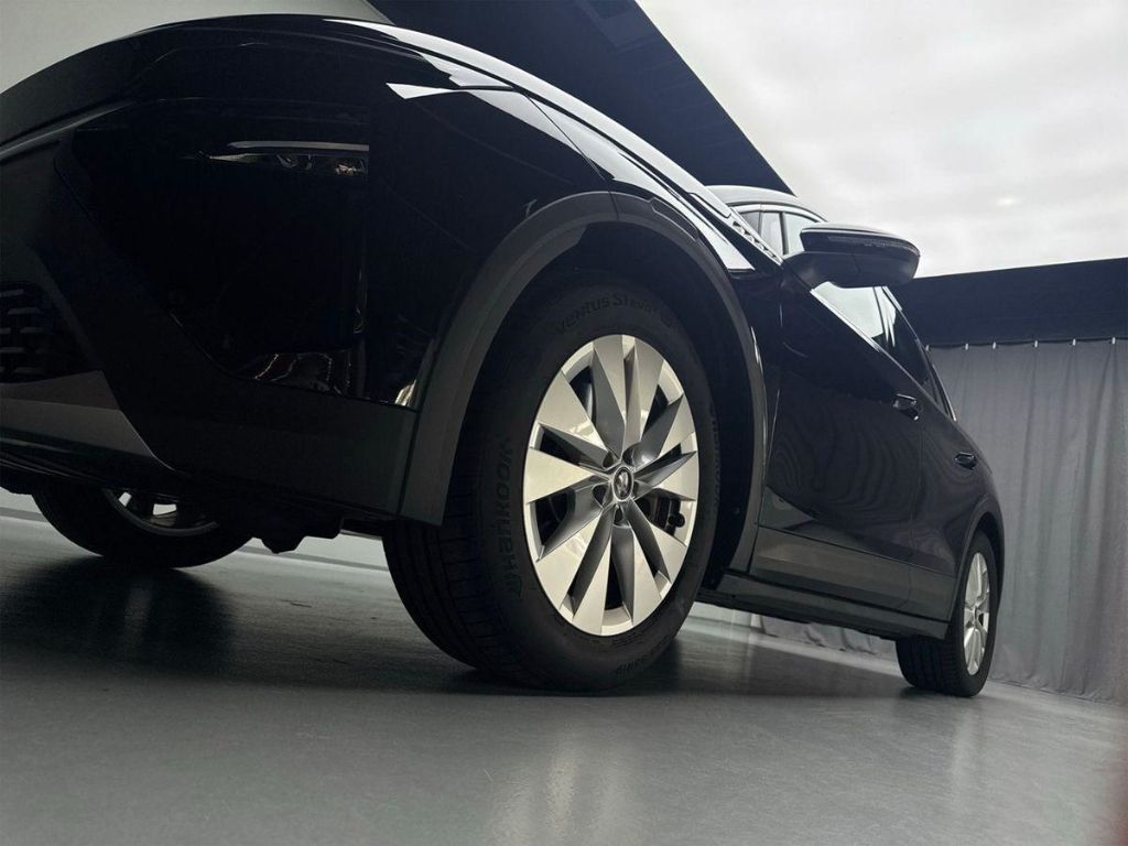 Skoda schwarz Detailansicht Felge und Reifen