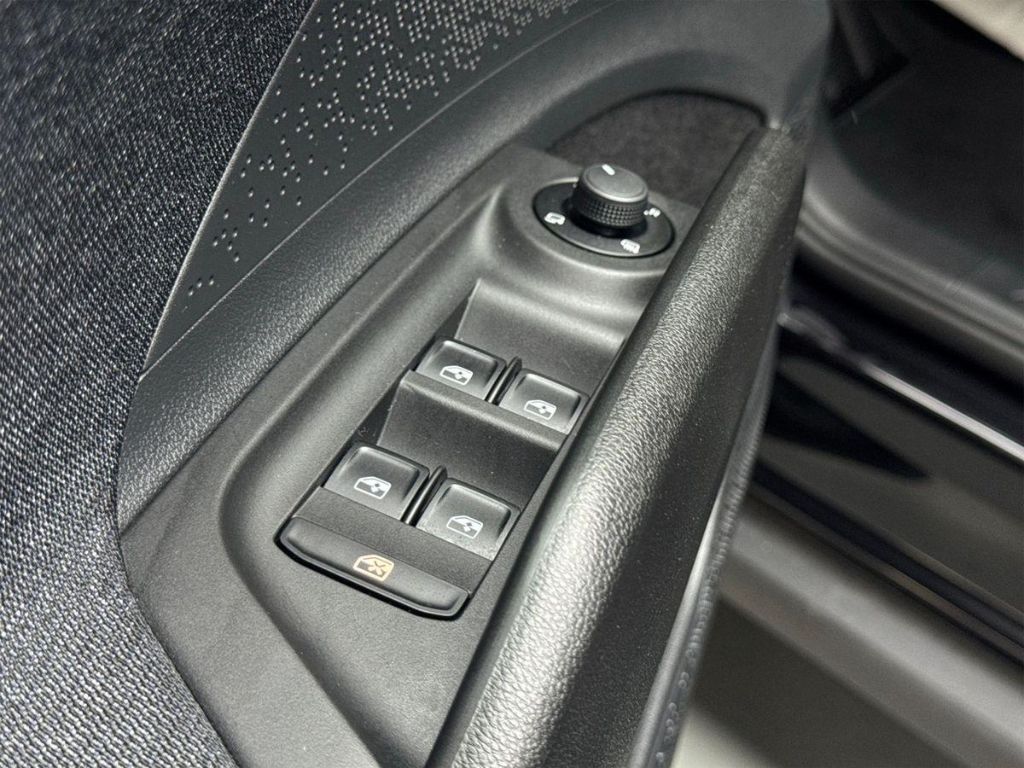 Fensterheber Bedienelemente an der Fahrertür im Detail