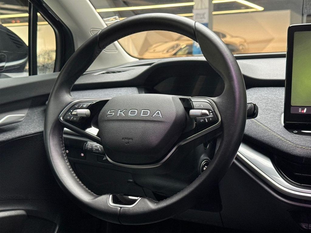 Skoda Innenraum Lenkrad und Cockpit Detailansicht