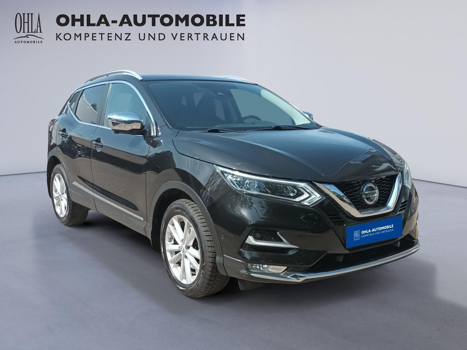 Nissan Qashqai schwarz Frontansicht seitlich bei OHLA-Automobile