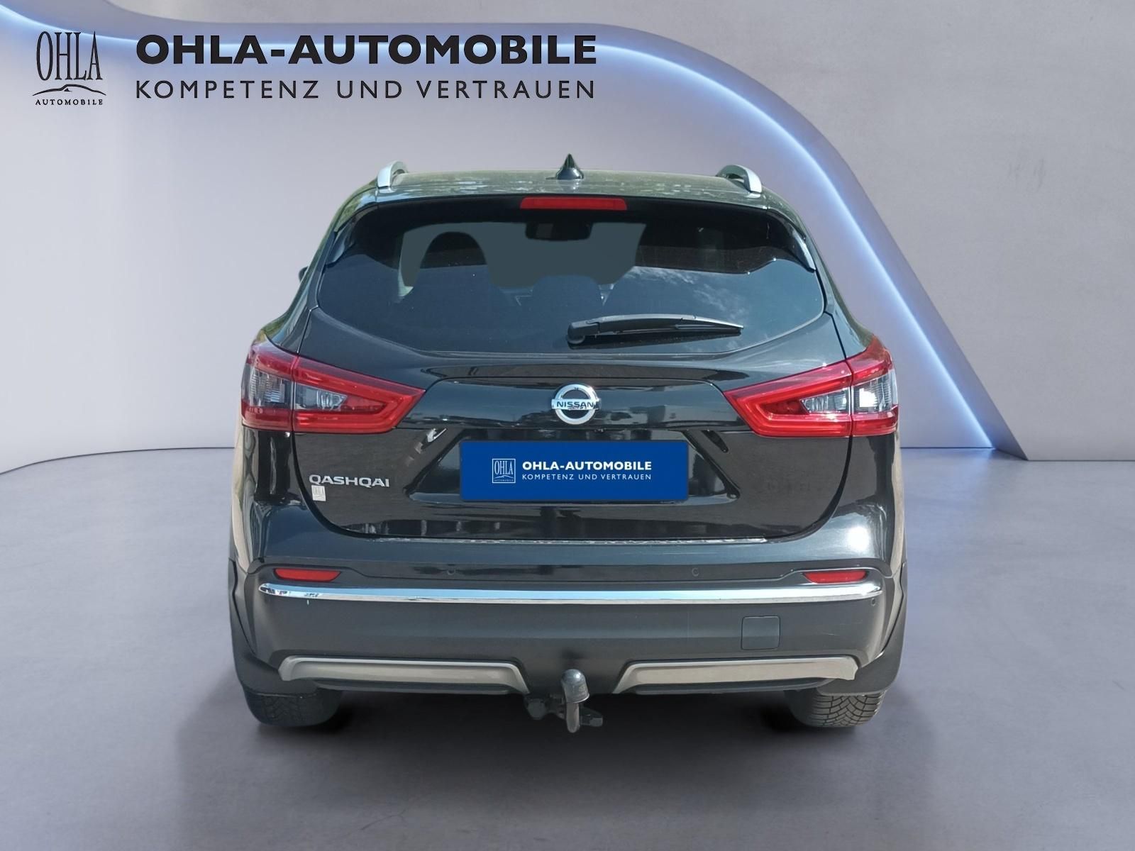 Nissan Qashqai schwarz Heckansicht gebraucht bei OHLA-Automobile